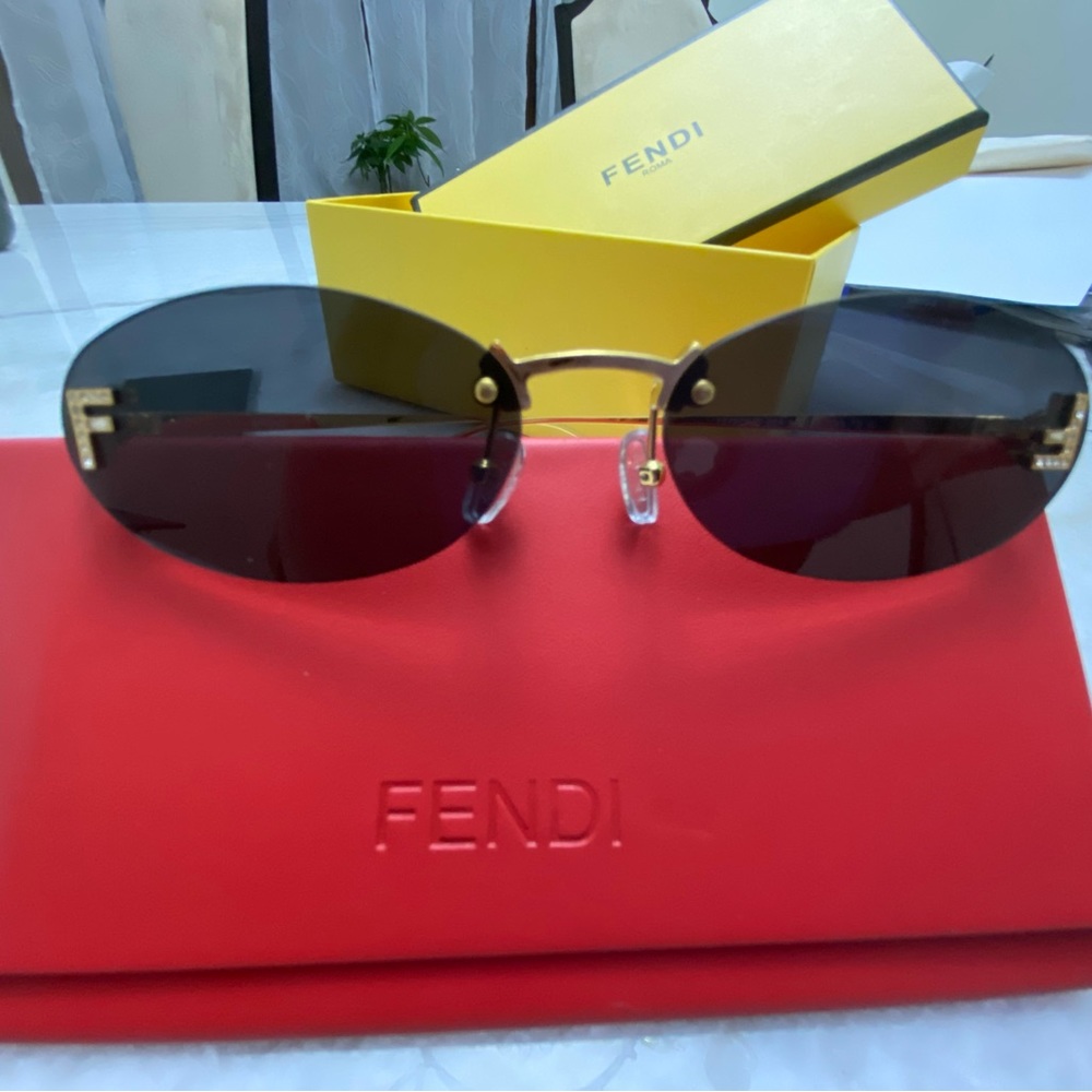 Fendi Rimless oval sunglasses - Picture 8 of 11